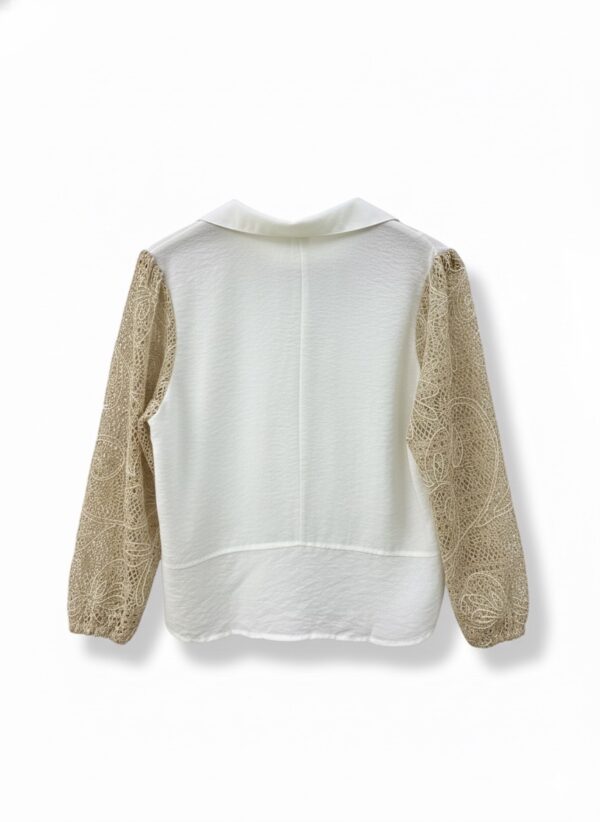 Blusa Camisera con Apliques