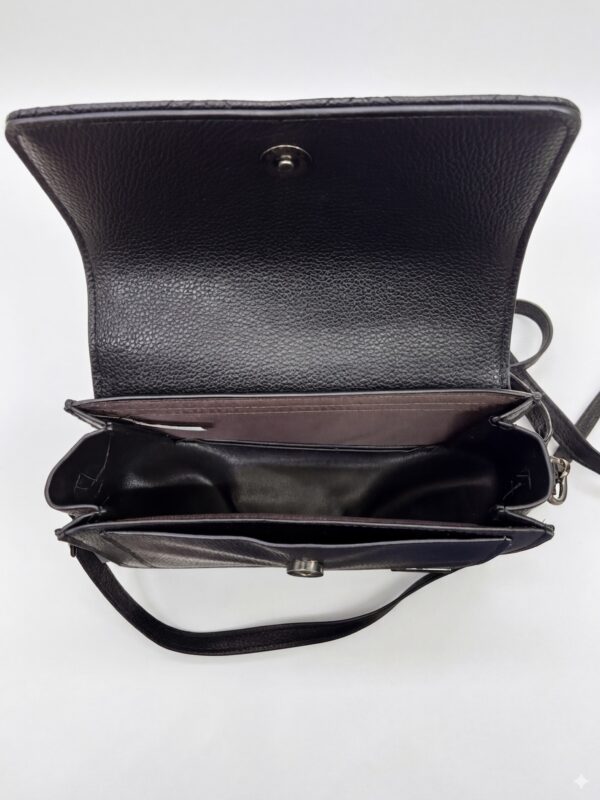 Bolso Manos Libres "Bali" Negro - Textura Acolchada