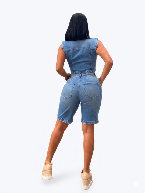 Set Denim Urbano: Chaleco Crop & Bermuda Distressed