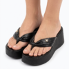 Sandalia Plataforma Thong Negra