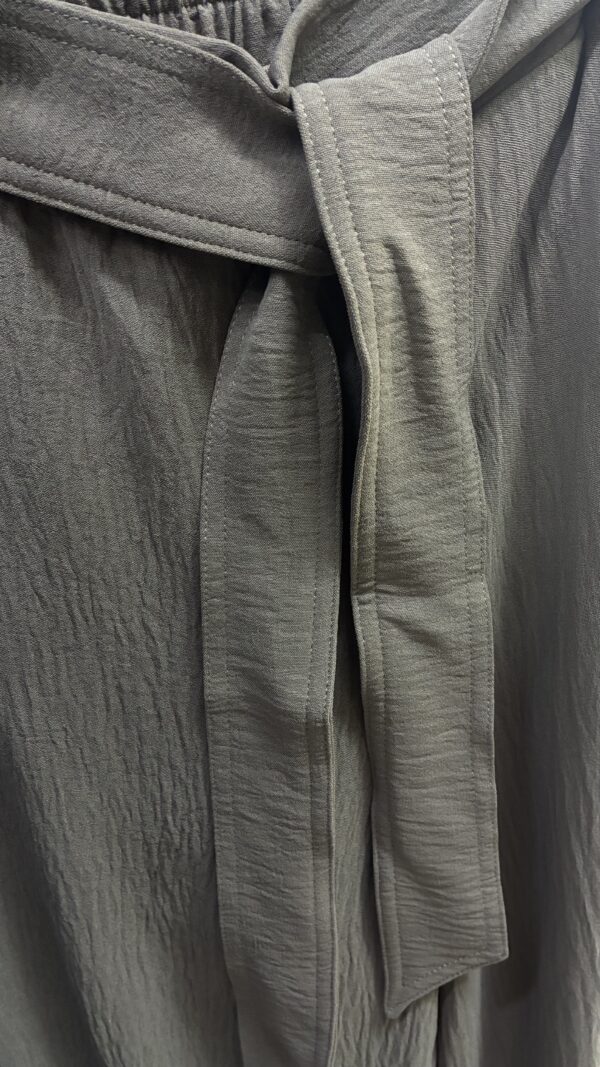 Pantalón Fluido con Cintura Ajustable y Lazo – Marron topo
