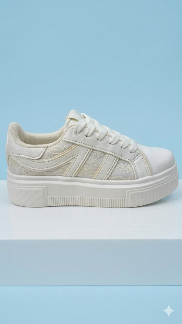 Tenis Chunky Sofala Off-White con Detalles en Encaje