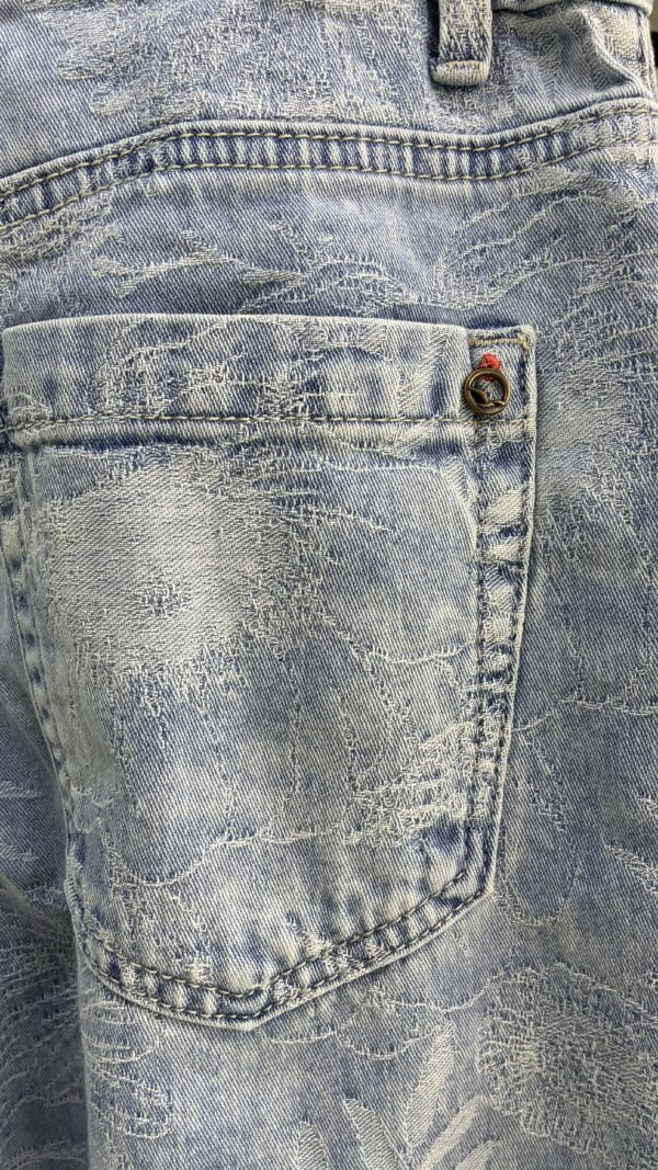 Jean Straight Ushuaia Floral – Denim Celeste Ácido