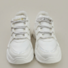 Tenis Chunkys Blancos con Detalles Metalizados y Agujetas Bicolor