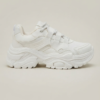 Tenis Chunkys Blancos con Detalles Metalizados y Agujetas Bicolor