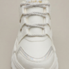 Tenis Chunkys Blancos con Detalles Metalizados y Agujetas Bicolor